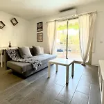 Decathlon Apartment *