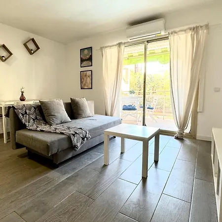 Decathlon Apartment *